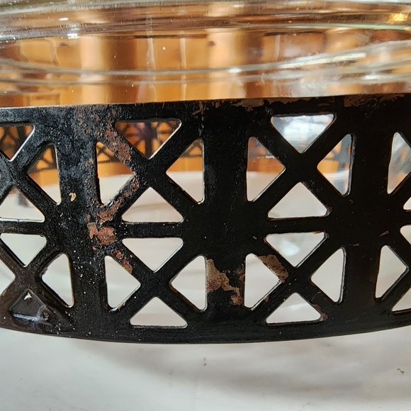 Pyrex Round Clear Covered Casserole Dish With Black Metal Stand - Picture 4 of 8